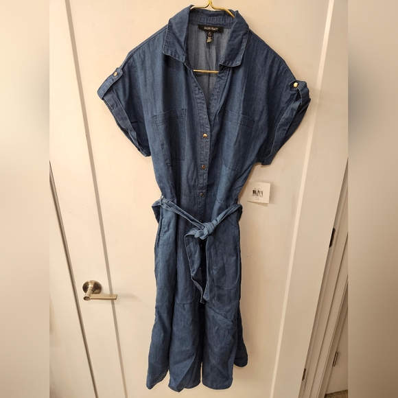 NWT - Ellen Tracy Denim V Neck Button Front Midi Dress w Tie Belt Waist -Size M - Picture 13 of 14